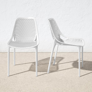 Wegner inspired stacking online deck chairs